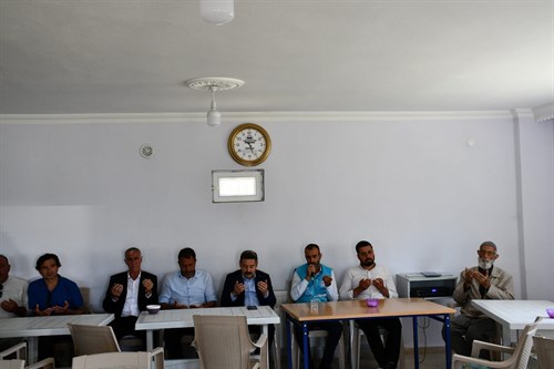 Kaymakamımız Sayın Nurhalil ÖZÇELİK, TAŞKIN ailesine taziye ziyaretinde bulundu.