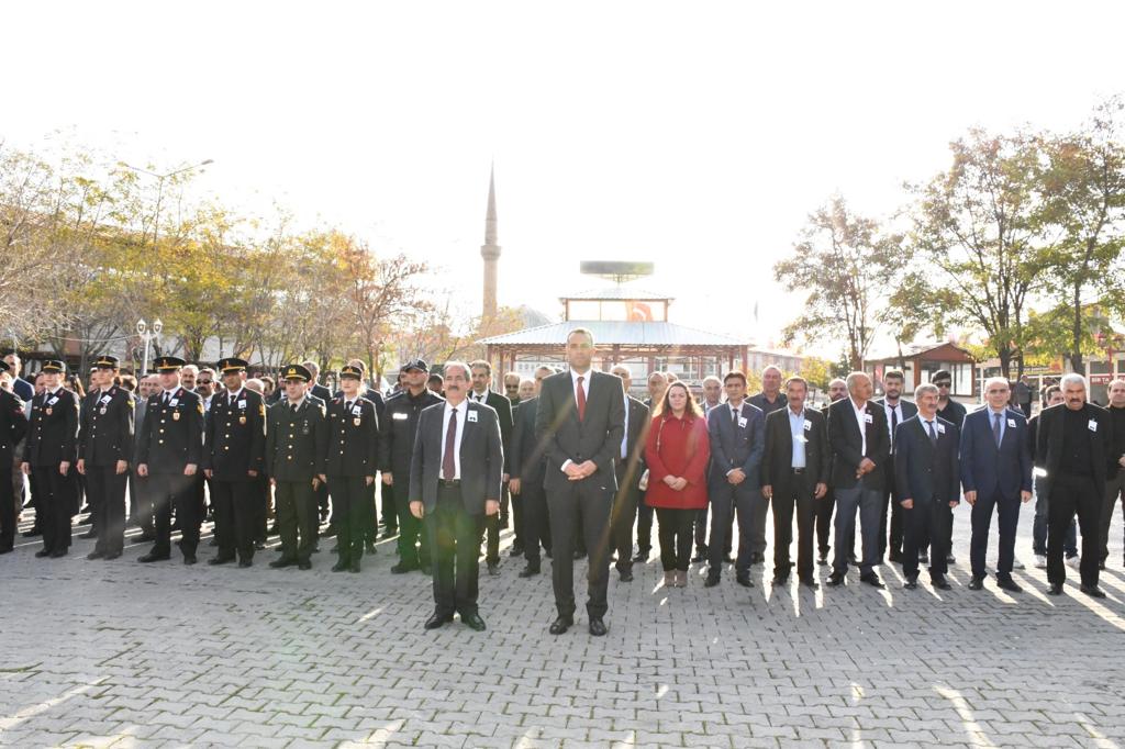 Kaymakamımız Sayın İsmail DEMİR, 10 Kasım Atatürk'ü Anma törenine katıldı